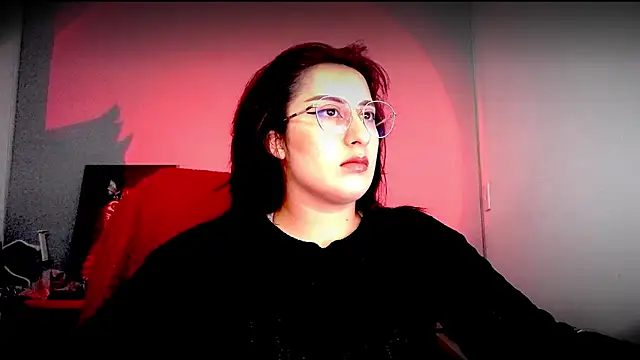 Snapshot of Scarlett_Sen chatting on February 2026 01:07:02 PM Scarlett Sen online show from February 2026 01:07:02 PM