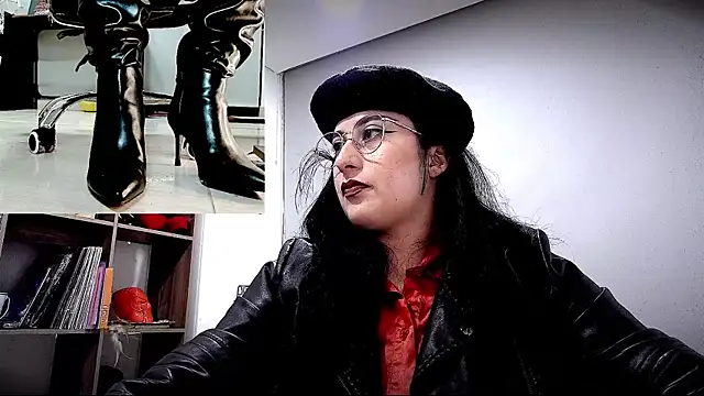 Snapshot of Scarlett_Sen chatting on February 2026 01:32:02 PM Scarlett Sen online show from February 2026 01:32:02 PM