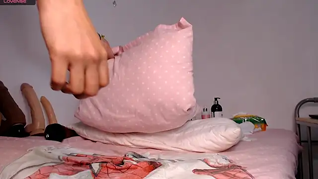 Snapshot of karolgirl-1 chatting on March 2025 05:39:01 AM karolgirl-1 online show from March 2025 05:39:01 AM