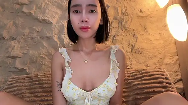 Snapshot of GenesisCastillano chatting on July 2026 06:50:01 AM GenesisCastillano online show from July 2026 06:50:01 AM