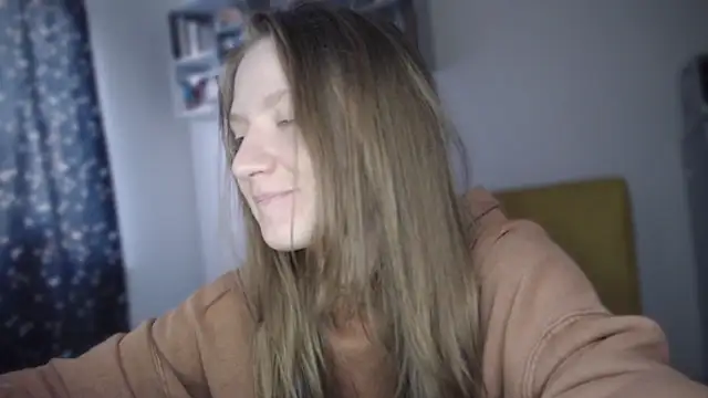 Snapshot of mollytuck chatting on January 2025 10:34:02 AM mollytuck online show from January 2025 10:34:02 AM