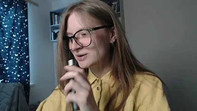 Snapshot of mollytuck chatting on March 2025 12:20:01 PM mollytuck online show from March 2025 12:20:01 PM