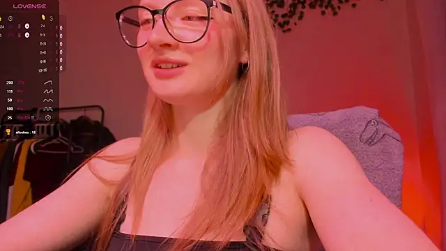 Snapshot of mollytuck chatting on October 2025 03:14:02 PM mollytuck online show from October 2025 03:14:02 PM