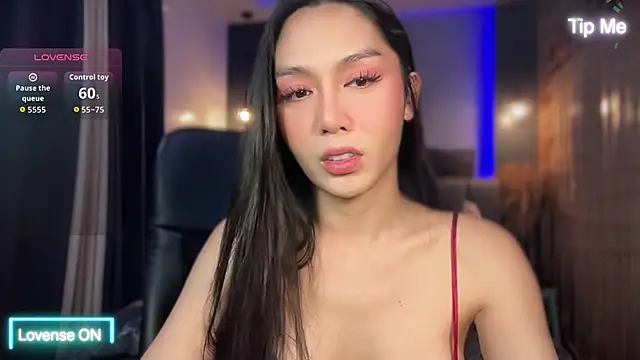 Snapshot of UrdreamTSgirl chatting on November 2025 10:35:02 AM UrdreamTSgirl online show from November 2025 10:35:02 AM