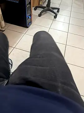 Snapshot of MAHKE12 chatting on November 2025 09:31:01 AM MAHKE12 online show from November 2025 09:31:01 AM