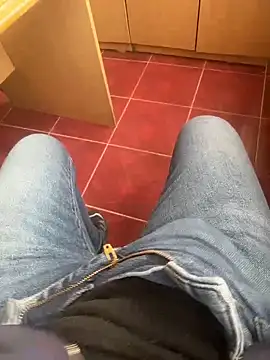 Snapshot of MAHKE12 chatting on February 2026 09:56:02 AM MAHKE12 online show from February 2026 09:56:02 AM