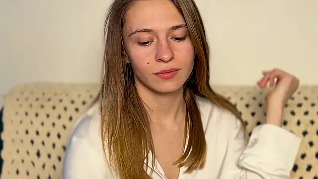 LovelyKatea online show from May 2026 01:37:02 PM