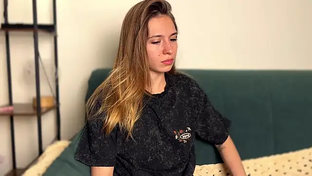 LovelyKatea online show from May 2026 05:10:02 PM