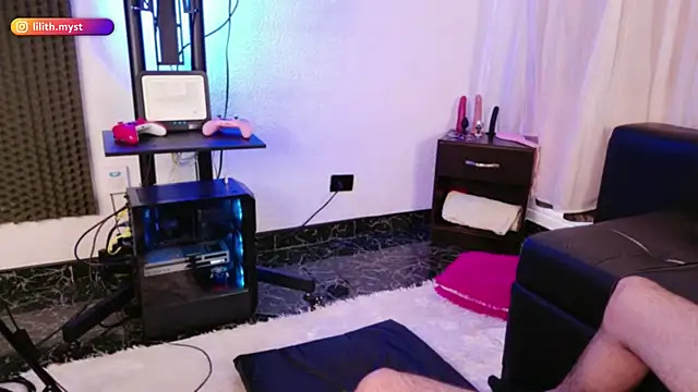 lilithandpaul online show from July 2026 07:05:01 PM