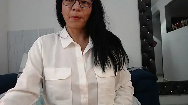 kimberlybirdx online show from February 2026 11:27:01 AM