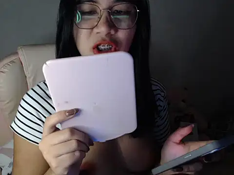 Snapshot of TransPetite1 chatting on November 2025 02:32:01 AM TransPetite1 online show from November 2025 02:32:01 AM