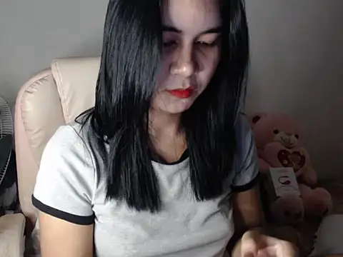 Snapshot of TransPetite1 chatting on November 2025 03:26:02 PM TransPetite1 online show from November 2025 03:26:02 PM