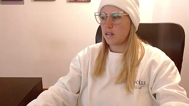 Snapshot of thamarajane chatting on February 2025 01:48:02 PM thamarajane online show from February 2025 01:48:02 PM