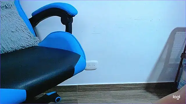 klylls squirt  online show from February 2025 03:08:01 AM