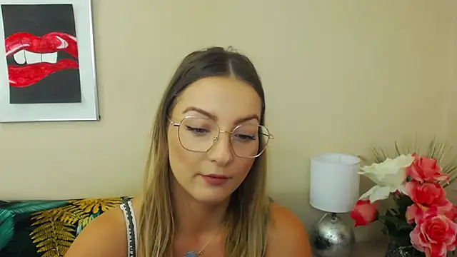 Snapshot of NatalieSexy chatting on December 2024 07:16:01 AM NatalieSexy online show from December 2024 07:16:01 AM