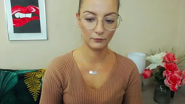 Snapshot of NatalieSexy chatting on December 2024 07:19:02 AM NatalieSexy online show from December 2024 07:19:02 AM