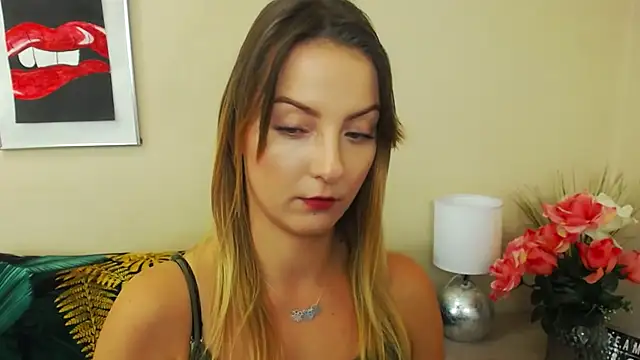 Snapshot of NatalieSexy chatting on January 2025 10:16:01 AM NatalieSexy online show from January 2025 10:16:01 AM