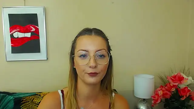 Snapshot of NatalieSexy chatting on January 2025 10:31:01 AM NatalieSexy online show from January 2025 10:31:01 AM