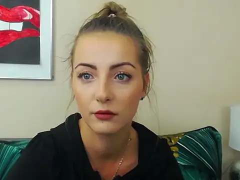 Snapshot of NatalieSexy chatting on October 2025 07:12:02 AM NatalieSexy online show from October 2025 07:12:02 AM