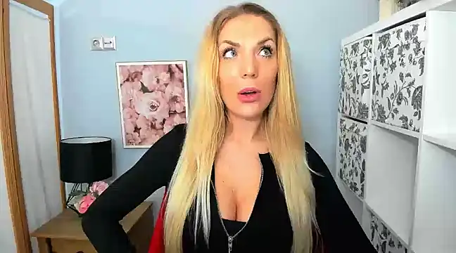 AulloraHoney online show from December 2024 08:57:02 PM