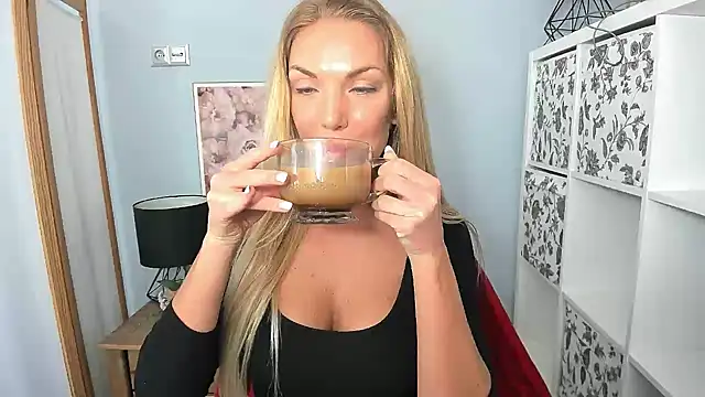 AulloraHoney online show from January 2025 11:48:01 AM