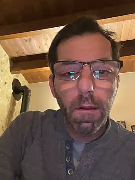 Snapshot of steph19x5 chatting on December 2024 07:03:01 AM steph19x5 online show from December 2024 07:03:01 AM