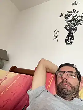 Snapshot of steph19x5 chatting on December 2024 01:17:02 PM steph19x5 online show from December 2024 01:17:02 PM