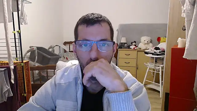 Snapshot of steph19x5 chatting on January 2025 04:35:01 PM steph19x5 online show from January 2025 04:35:01 PM