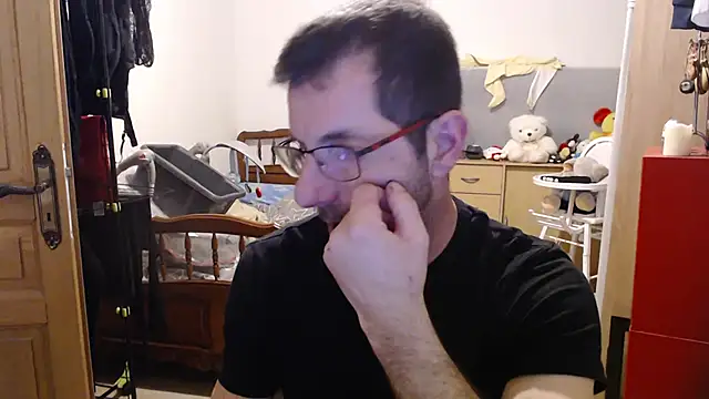 Snapshot of steph19x5 chatting on January 2025 05:31:02 PM steph19x5 online show from January 2025 05:31:02 PM