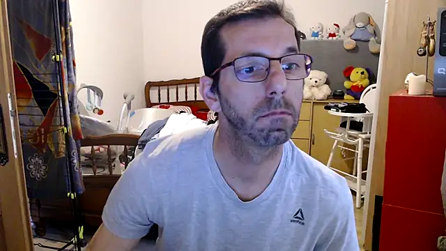 Snapshot of steph19x5 chatting on February 2025 04:51:01 PM steph19x5 online show from February 2025 04:51:01 PM