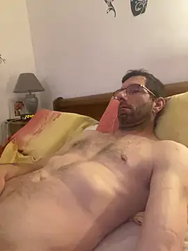 Snapshot of steph19x5 chatting on March 2025 07:37:02 PM steph19x5 online show from March 2025 07:37:02 PM