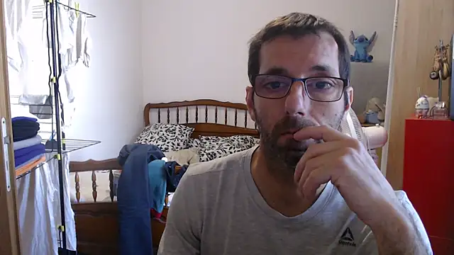 Snapshot of steph19x5 chatting on October 2025 08:42:01 AM steph19x5 online show from October 2025 08:42:01 AM