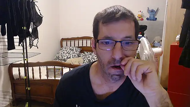 Snapshot of steph19x5 chatting on October 2025 06:03:02 AM steph19x5 online show from October 2025 06:03:02 AM