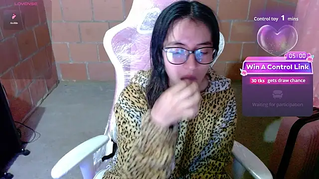 Maggie Fox3 online show from May 2026 01:22:02 AM