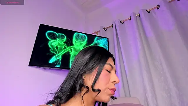 Snapshot of VictoriaVX chatting on September 2025 11:23:02 AM VictoriaVX online show from September 2025 11:23:02 AM