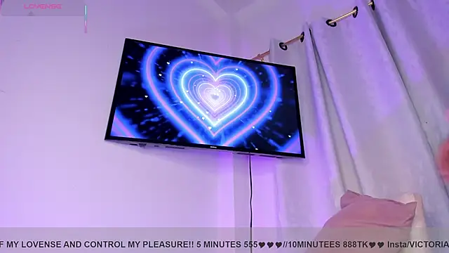 Snapshot of VictoriaVX chatting on September 2025 01:06:01 AM VictoriaVX online show from September 2025 01:06:01 AM