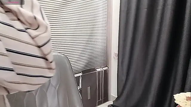 Snapshot of pelue chatting on February 2026 01:04:02 AM pelue online show from February 2026 01:04:02 AM