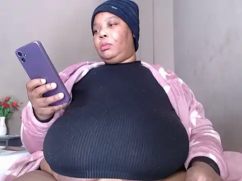 Snapshot of Lovelyboobs01 chatting on May 2026 11:37:01 AM Lovelyboobs01 online show from May 2026 11:37:01 AM
