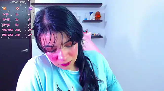 Snapshot of Vannessa__Shy chatting on February 2025 07:51:01 PM Vannessa Shy online show from February 2025 07:51:01 PM