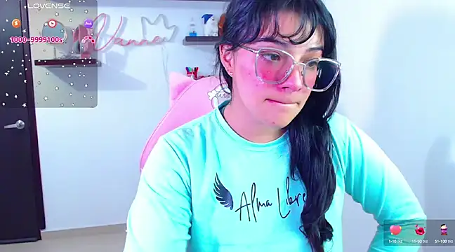 Snapshot of Vannessa__Shy chatting on February 2025 08:52:02 PM Vannessa Shy online show from February 2025 08:52:02 PM