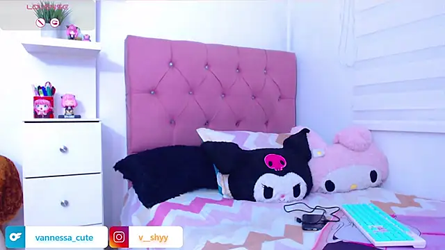 Snapshot of Vannessa__Shy chatting on September 2025 10:32:01 PM Vannessa Shy online show from September 2025 10:32:01 PM