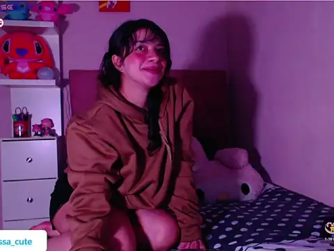 Snapshot of Vannessa__Shy chatting on December 2025 11:32:01 PM Vannessa Shy online show from December 2025 11:32:01 PM