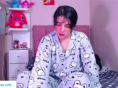 Snapshot of Vannessa__Shy chatting on December 2025 10:30:02 PM Vannessa Shy online show from December 2025 10:30:02 PM