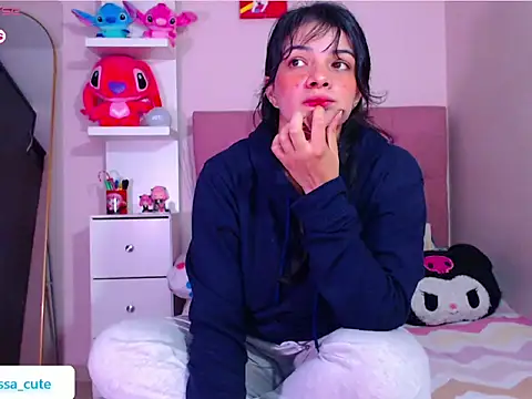 Snapshot of Vannessa__Shy chatting on December 2025 09:09:01 PM Vannessa Shy online show from December 2025 09:09:01 PM