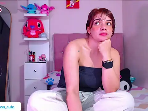 Snapshot of Vannessa__Shy chatting on December 2025 08:16:02 PM Vannessa Shy online show from December 2025 08:16:02 PM