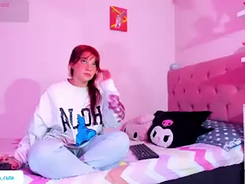 Snapshot of Vannessa__Shy chatting on February 2026 01:54:02 AM Vannessa Shy online show from February 2026 01:54:02 AM