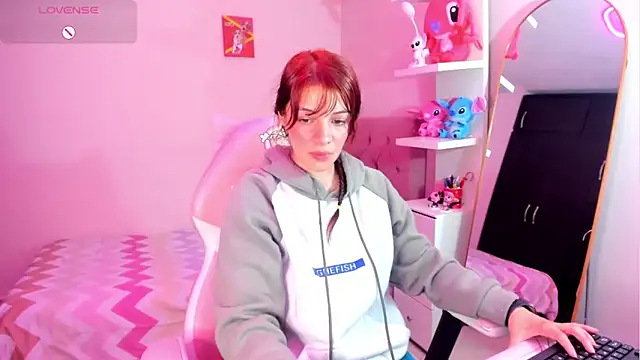 Snapshot of Vannessa__Shy chatting on February 2026 10:27:02 PM Vannessa Shy online show from February 2026 10:27:02 PM