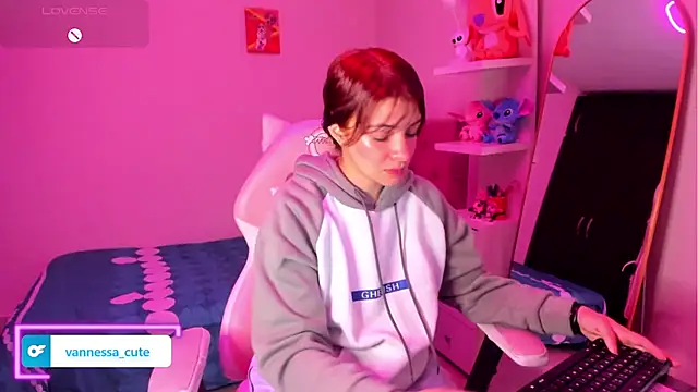 Snapshot of Vannessa__Shy chatting on February 2026 04:58:02 PM Vannessa Shy online show from February 2026 04:58:02 PM