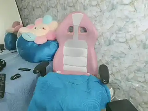 Snapshot of manuhela18 chatting on March 2025 01:32:02 AM manuhela18 online show from March 2025 01:32:02 AM