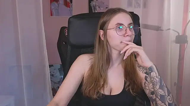 Snapshot of _AnnaStark_ chatting on December 2024 11:39:01 PM AnnaStark online show from December 2024 11:39:01 PM